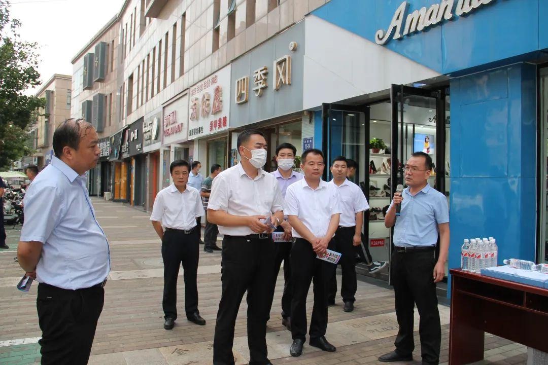 会后,我县接续召开防汛调度会议,县委书记谢成海,县委副书记,县长赵鑫