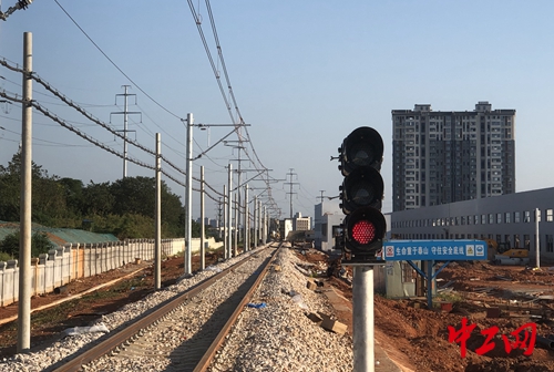 长沙地铁6号线点亮首架信号机