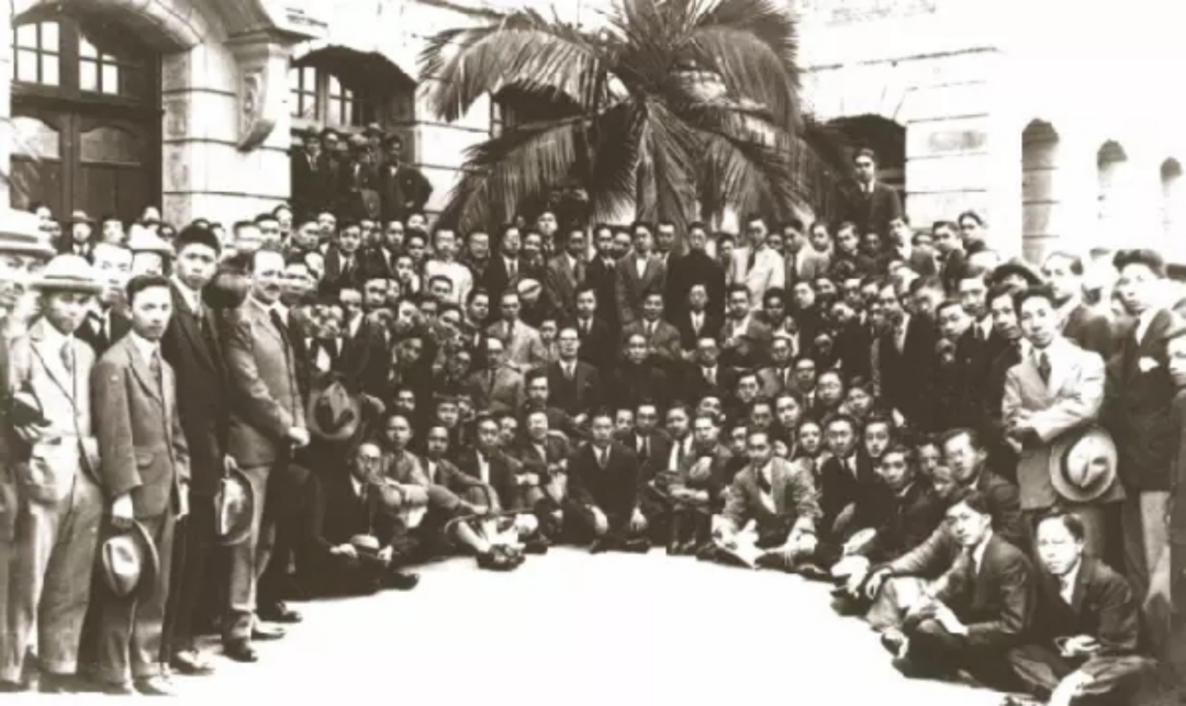 1923年孙中山与香港大学学生