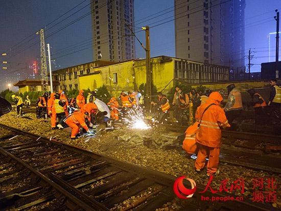 邢台火车站改造工程现场。 张俊豹摄