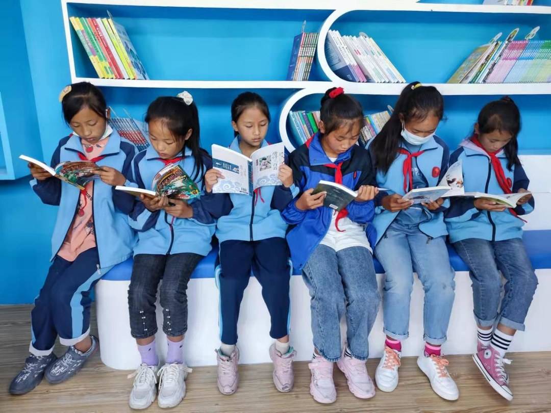 岁的麻卡小兰是四川凉山喜德县鲁基乡中坝村文瀚小学的一名六年级学生