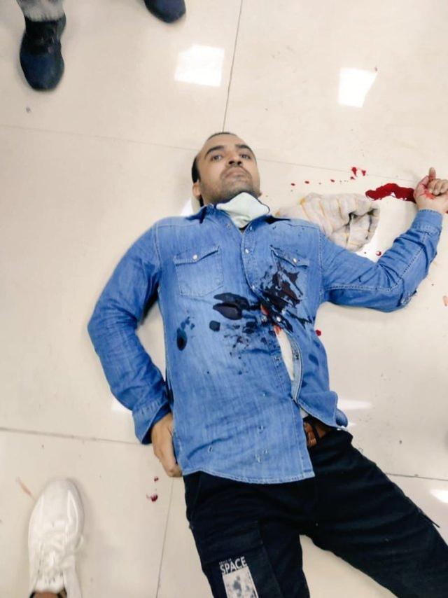 印度一黑帮分子出庭受审时被扮成律师的敌对帮派枪手当场杀死