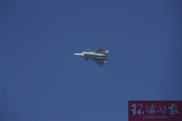 图为进行飞行训练的歼-20战机。（摄影：AK630）