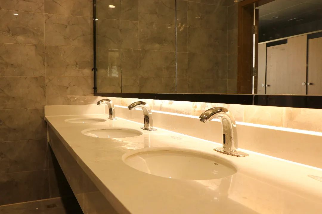 冯晓铧停车场区域分色布局颜色鲜亮cr.李舒柳cr.李舒柳cr.