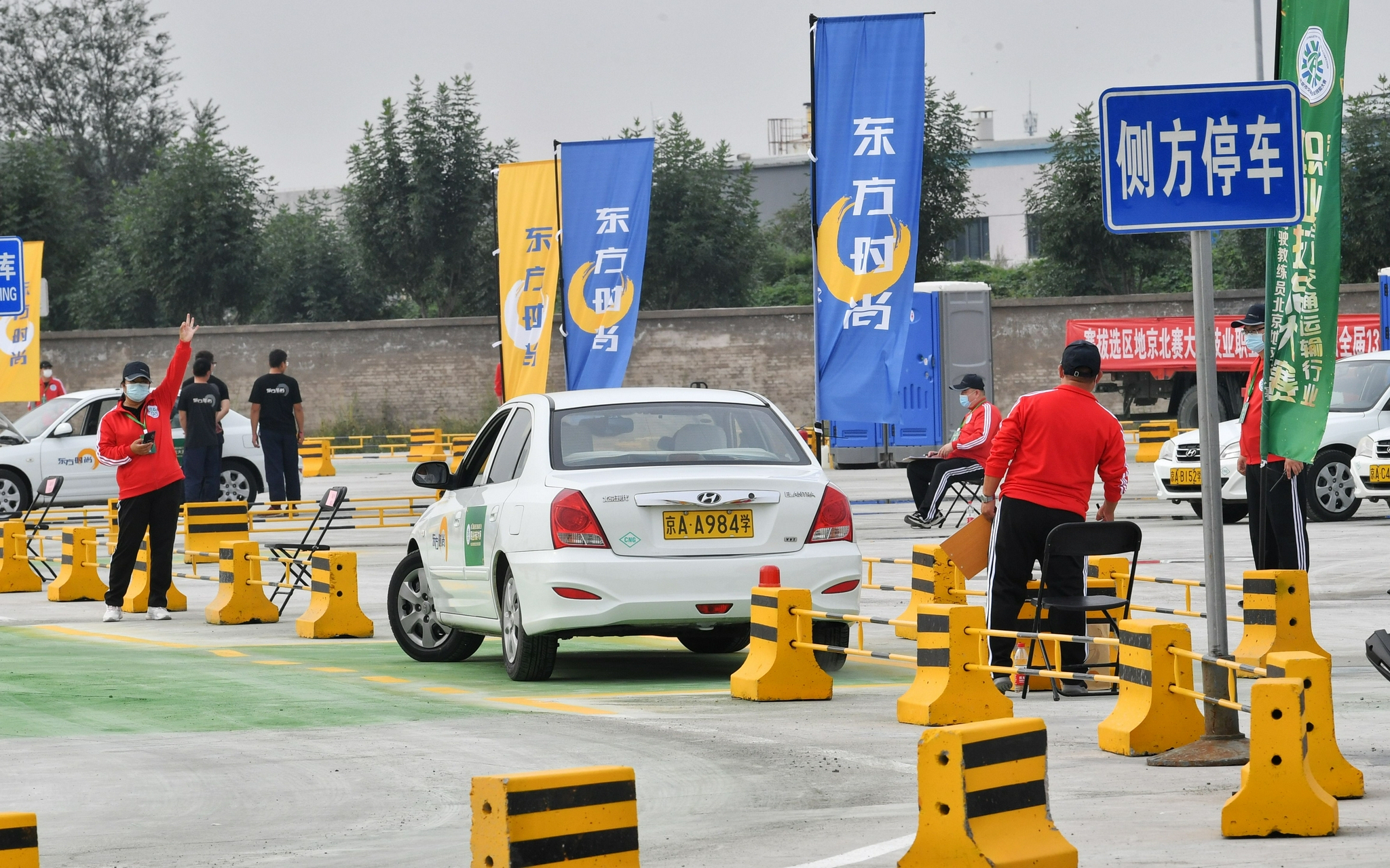 50名驾校教练变"考生",除了实操还得讲明白如何礼让斑马线|北京市