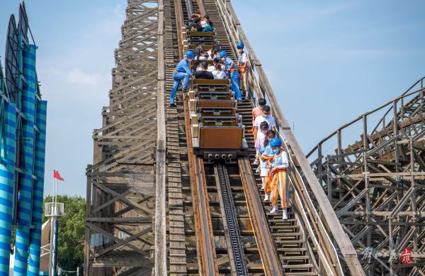 如果上海欢乐谷的过山车谷木游龙突发故障