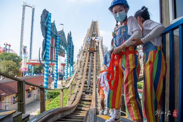 如果上海欢乐谷的过山车谷木游龙突发故障