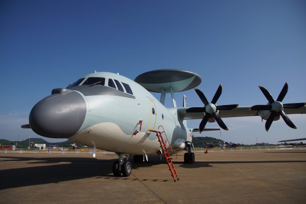 图说:人民空军的"天上指挥所"——空警-500预警机.张龙 摄