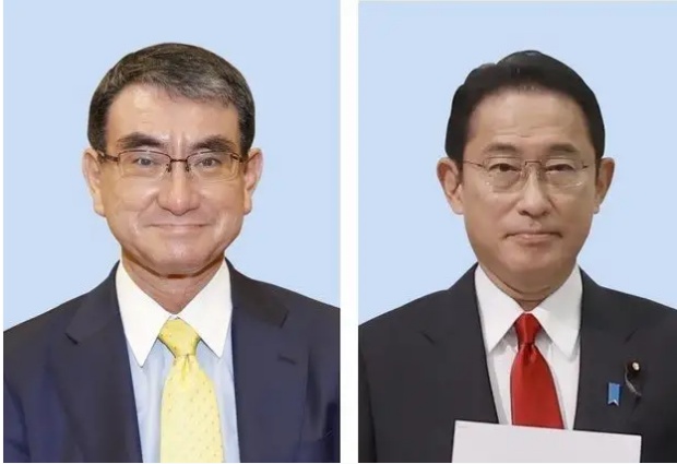 行政改革相河野太郎(左)和前外相岸田文雄(资料图)