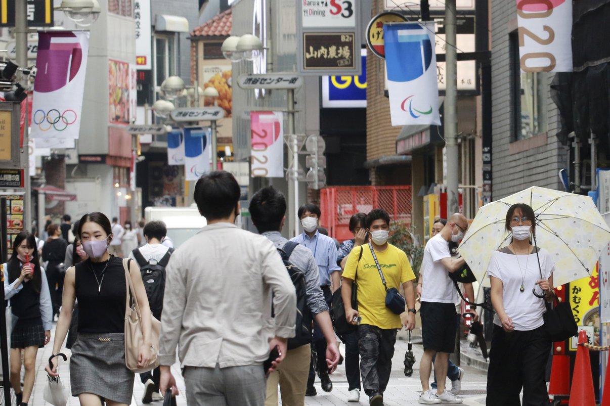 半年来首次，日本将全面解除疫情紧急状态引争议