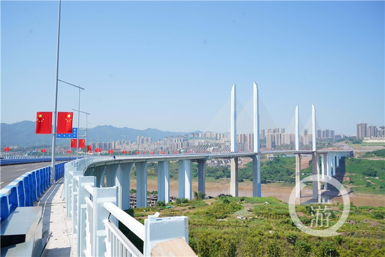 （蔡家嘉陵江大桥。甘侠义/摄）