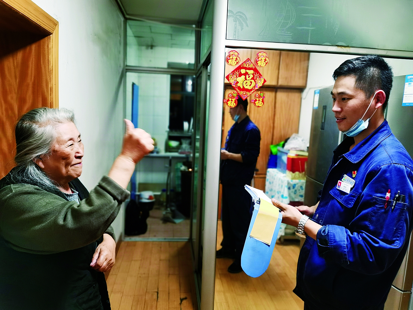 用户为亨泰公司工作人员的服务点赞。（本组摄影于吉）