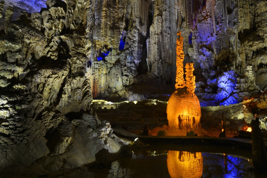 织金洞霸王盔(资料图)