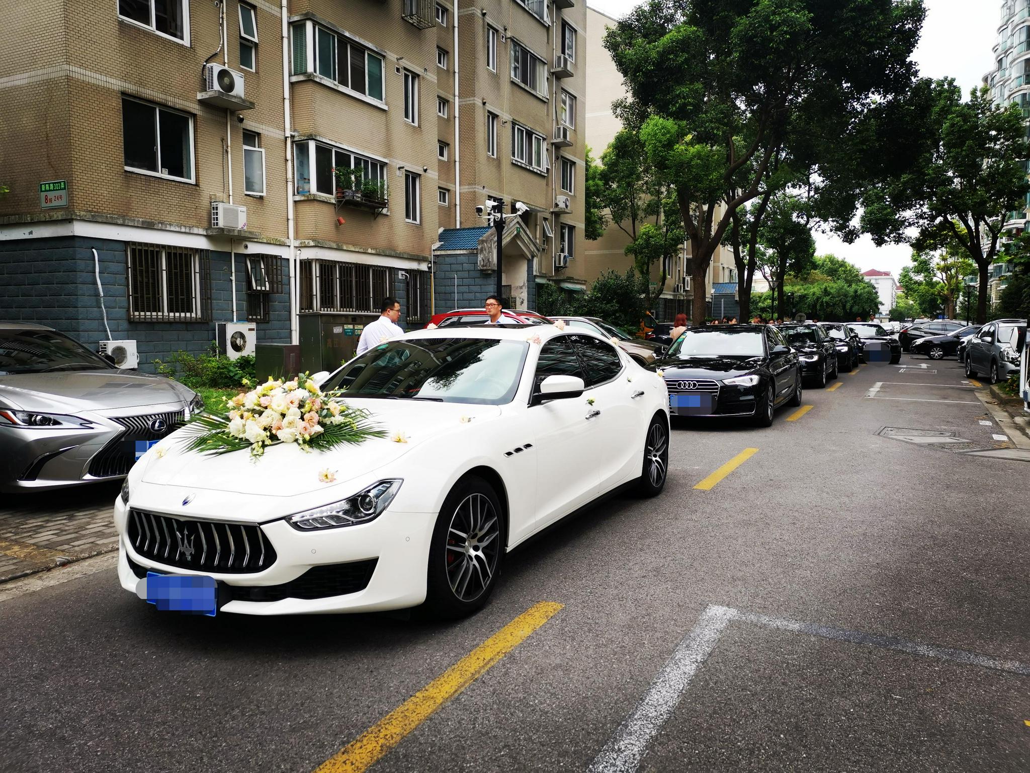 再贵也有人租gl8奥德赛国庆租三天约4000元婚车行情涨三成