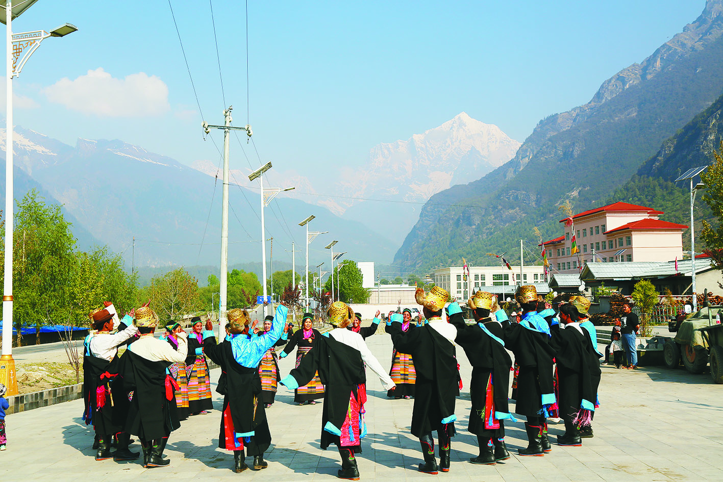 国庆来临,西藏日喀则市吉隆县达曼村达曼人载歌载