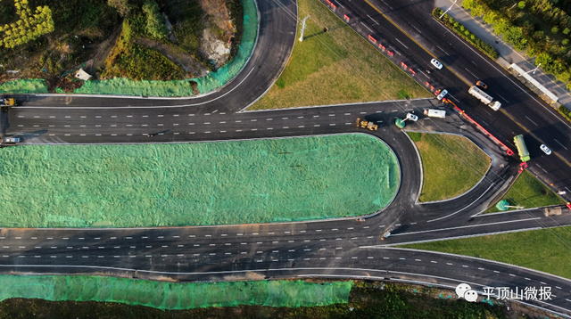 路面标线已画完鹰城大道最新照片来啦