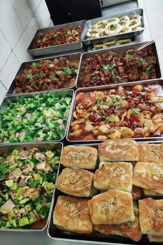暖心东农食堂新举措多样化创新菜