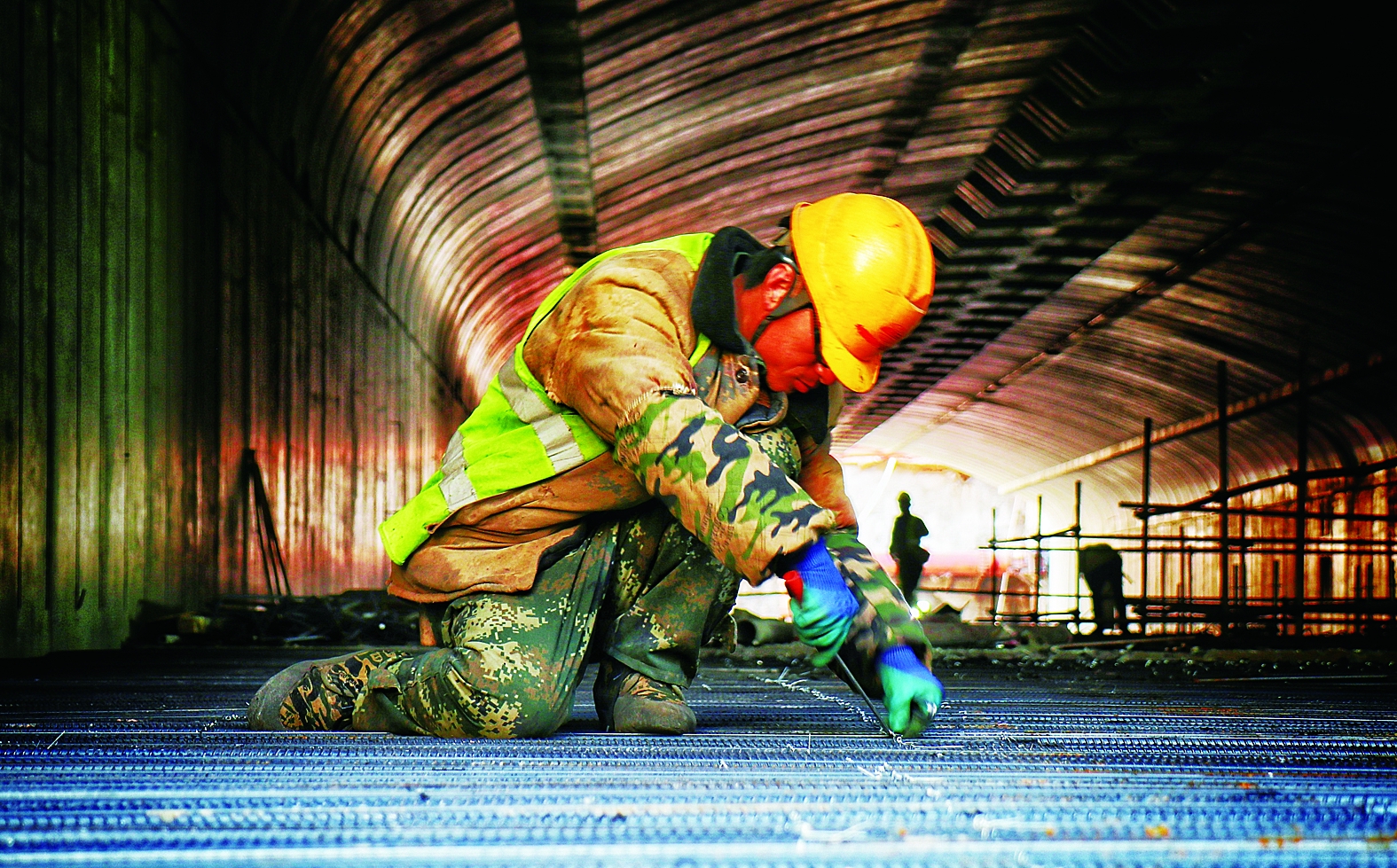 轨道交通建设者用坚守谱写奋斗之歌