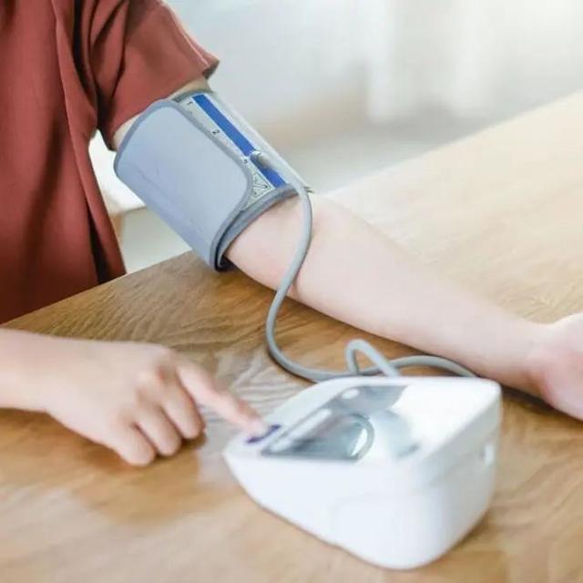 相信大家对血压测量都不会感到陌生,血压是每年体检的必测项,偶尔去