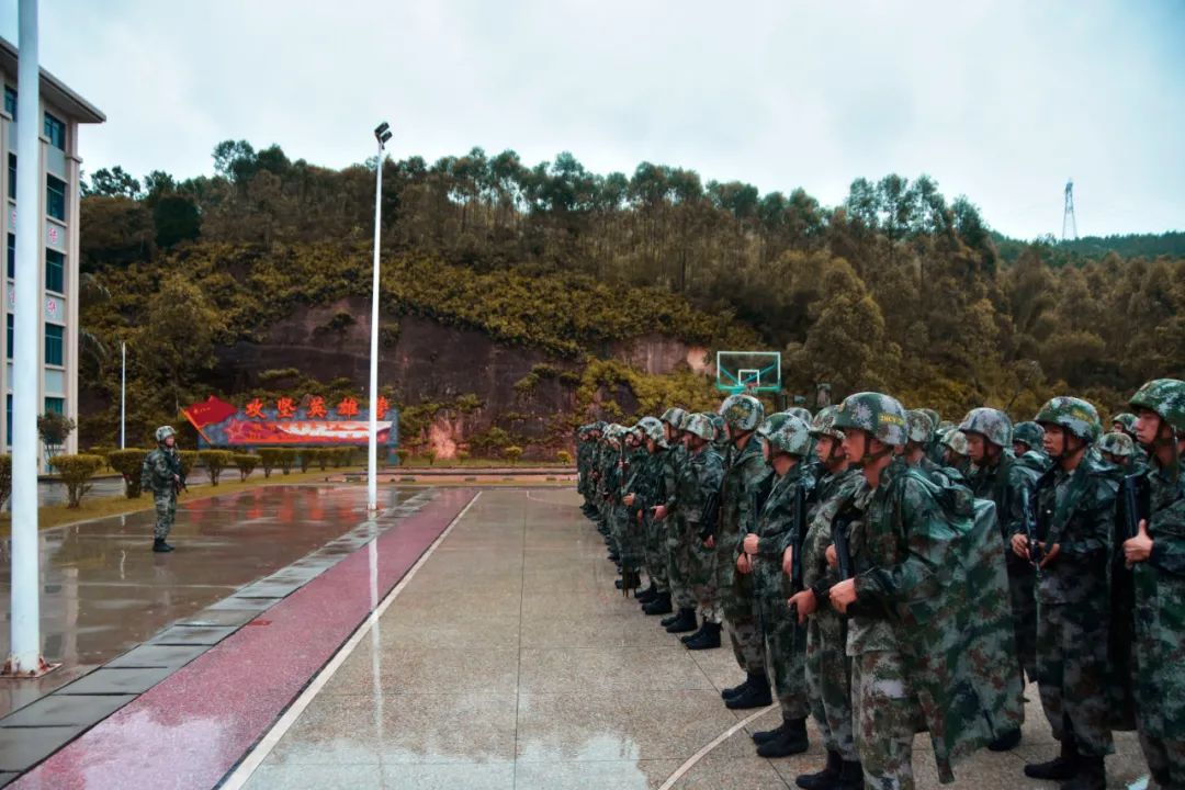 紧急集合,雨中拉动!