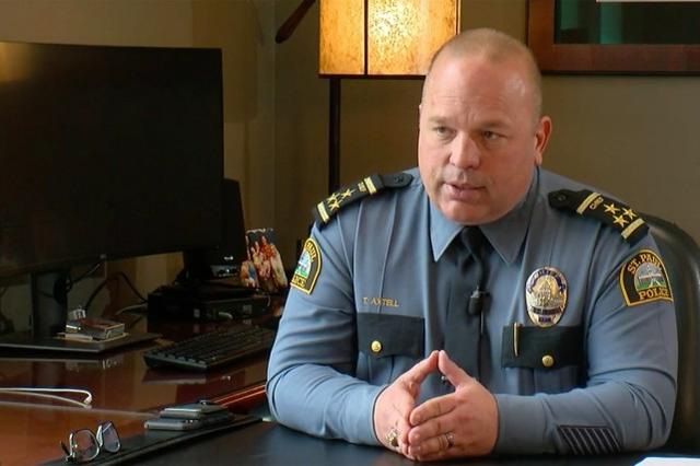 圣保罗警察局局长托德·阿克塞尔(《纽约邮报》报道截图)