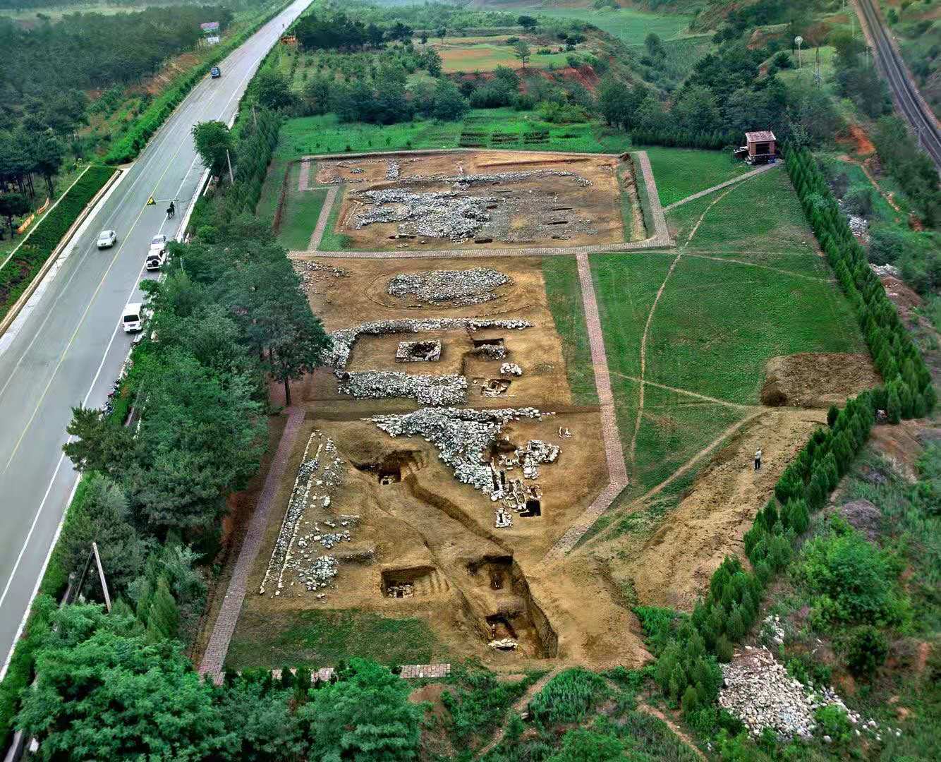 辽宁牛河梁红山文化遗址公布重要考古新发现