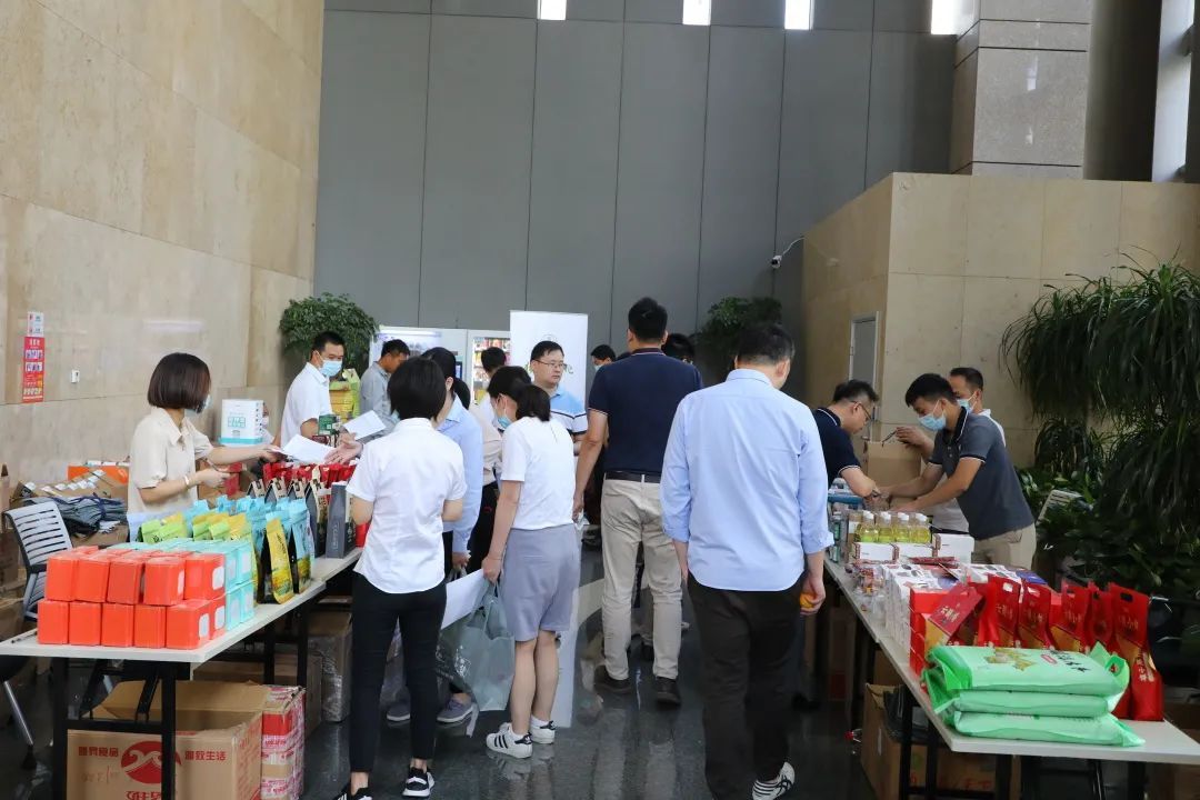 中银消费金融涉案33亿元 借款人喊话：给一个