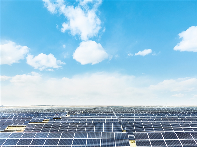 张北县光伏发电项目. 贾文杰摄