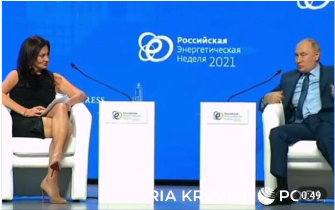 哈德利·甘布尔（左）与普京（右），图源：俄新社视频截图