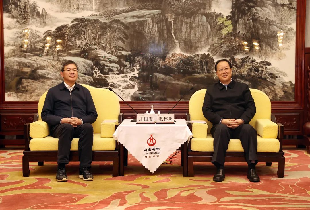 10月15日,省委副书记,省长毛伟明与中国气象局党组书记,局长庄国泰