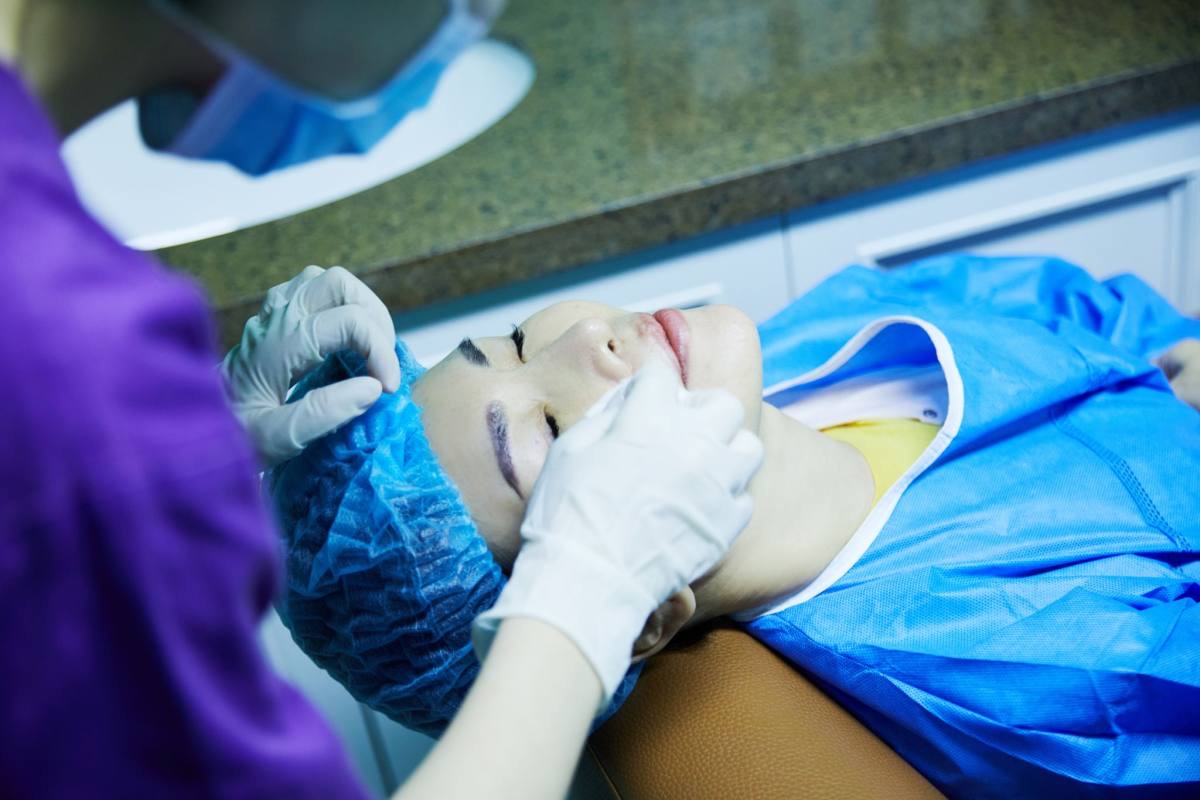 杭州明视康眼科医院 三焦点晶体置换术让视力 返老还童 眼科 白内障 设备 新浪新闻