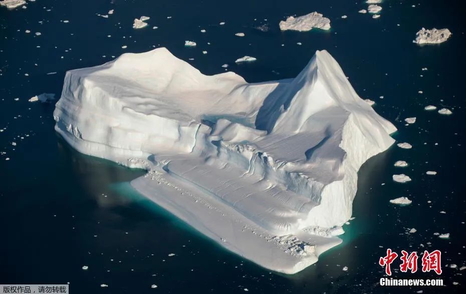 资料图：当地时间2021年9月16日，格陵兰岛，实拍雅各布港冰川。