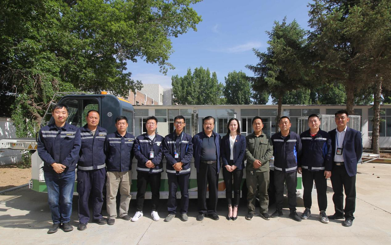 李冬凉创新工作室团队合影