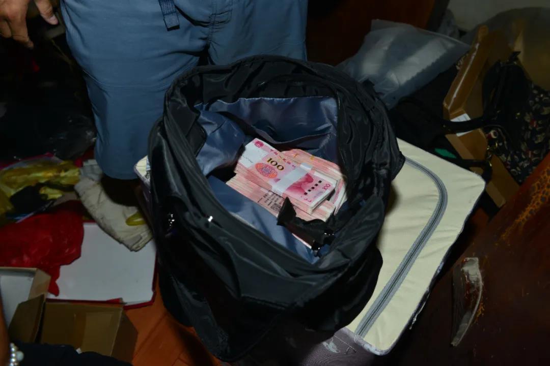 15万元现金在家中不翼而飞民警现场发现有蹊跷