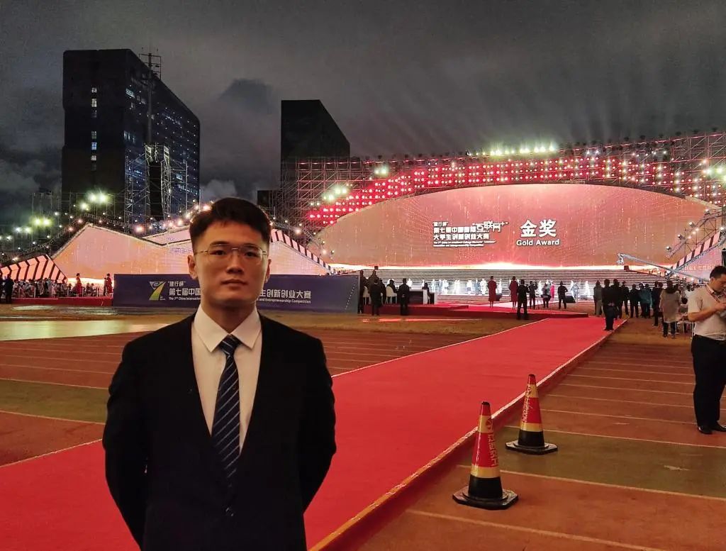 项目负责人:张洋团队成员:熊生洋,肖泓宇,李晓皎,赵婧仪,张家鼎,徐珞