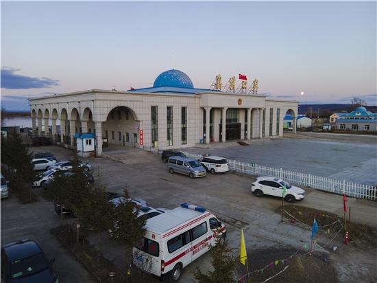 "龙航拖308""红杉驳6001"船舶由俄罗斯布拉戈维申斯克市到达嘉荫口岸