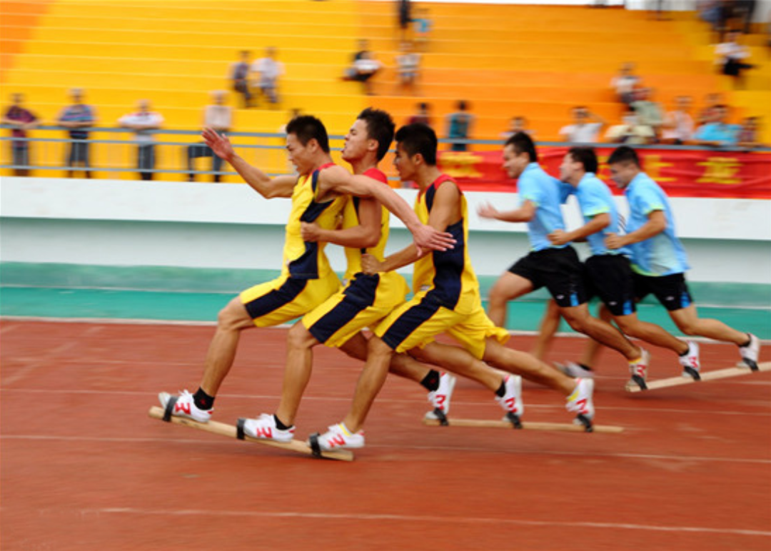 板鞋竞速 云南省民族宗教事务委员会供图
