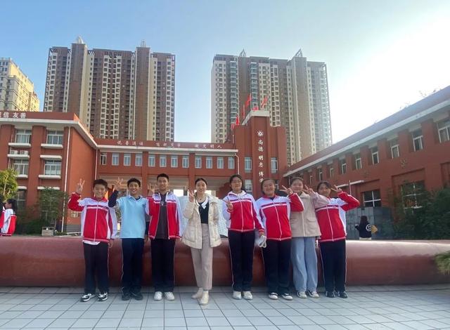 特别关注开封市集英中学举行2021级家校共育双导师制活动启动仪式