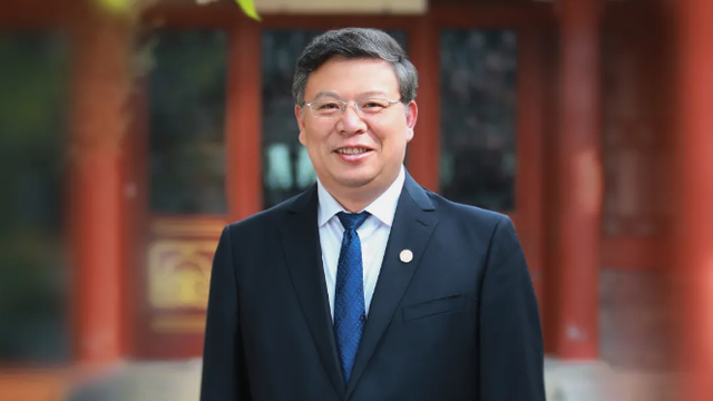 长期任职清华大学,于2015年8月任清华大学党委常委,副校长,至此番履新