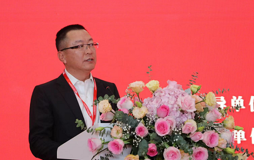 深圳市人大代表,电子商会副会长,华强北在线商务有限公司董事长王老豹