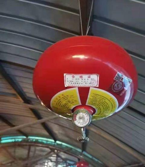 壹现场丨北京丰台一小区试点充电棚配灭火弹遇高温可自行启动