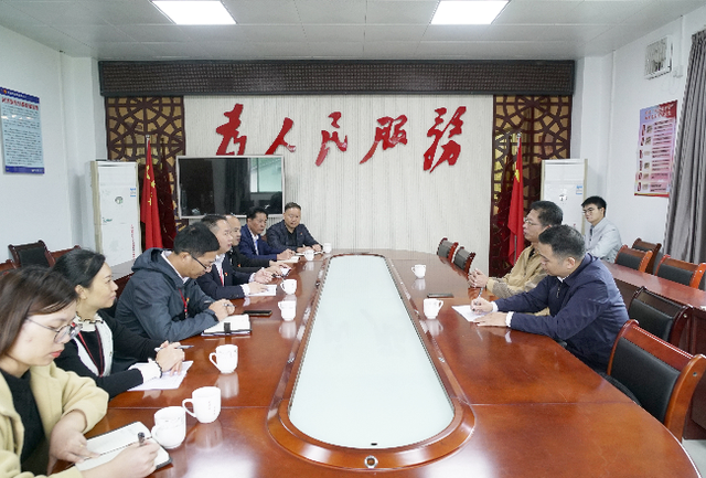 县委书记高忠到龙仙镇青云村调研