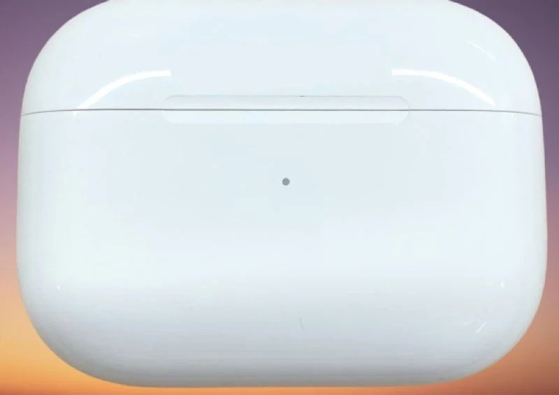 苹果AirPods Pro 2爆料图曝光：充电盒新增扬声器开孔、挂绳孔|苹果 