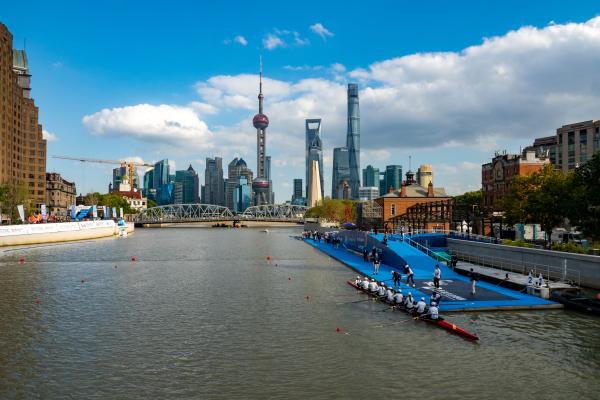 上海赛艇公开赛成风景线 体育背后是城市发展脉搏！