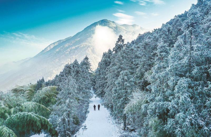 东南大陆最高峰黄岗山 黄海摄