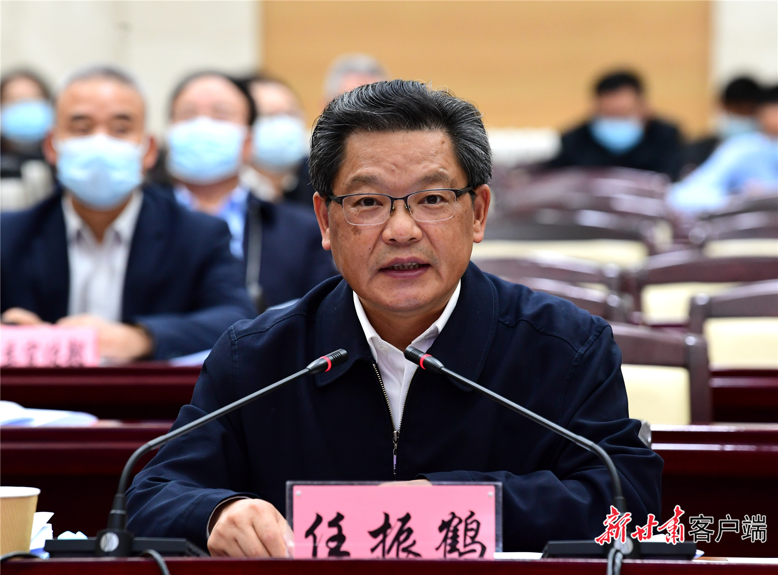 甘肃省长任振鹤谈疫情防控逆水行舟用力撑