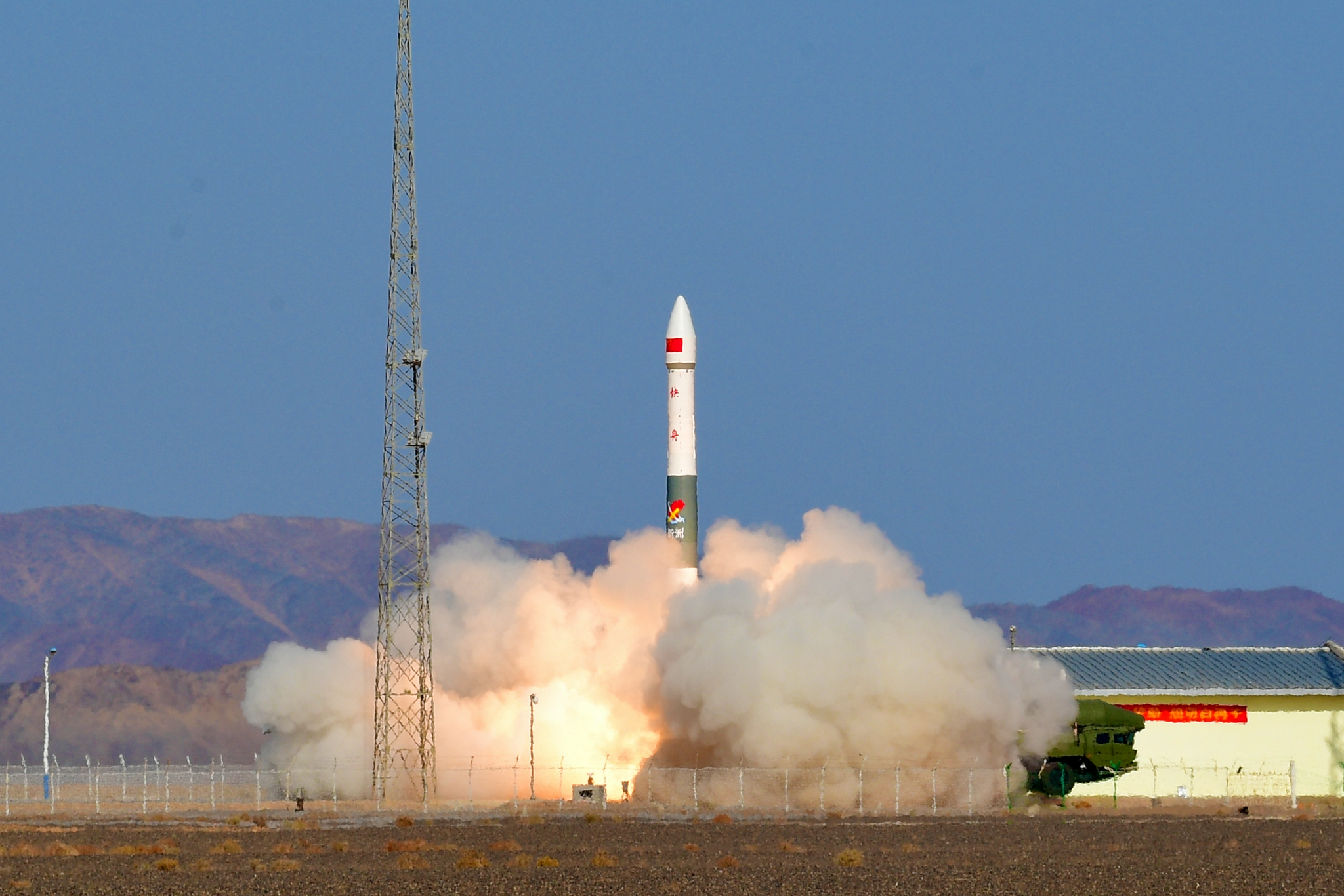 我国在酒泉卫星发射中心用快舟一号甲运载火箭,成功将吉林一号高分02f