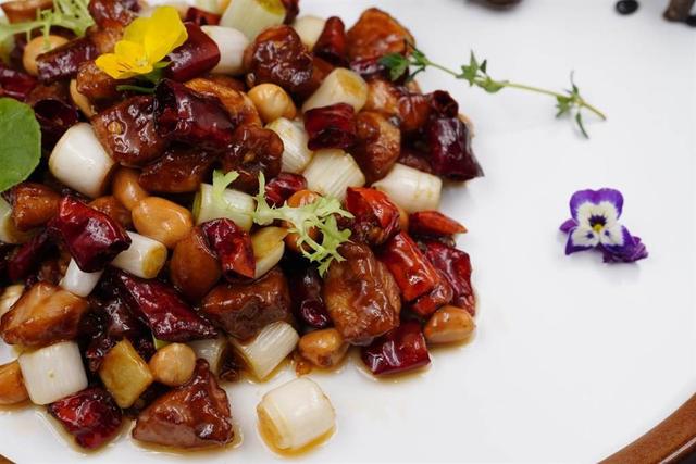 台媒川香尚滋味四川川菜传承千年经典百菜百味