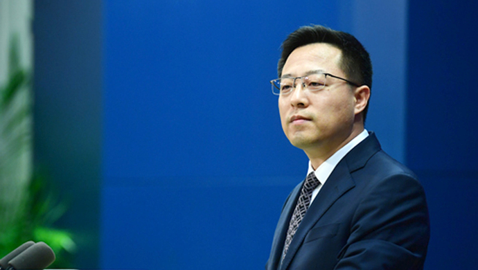 赵立坚微博晒与父母合照:"陪伴是最好的爱"