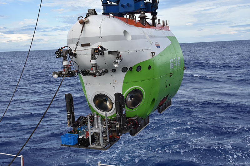 挺进万米深蓝,拓展深海科考——"奋斗者"号"十四五"开局首潜航次取得